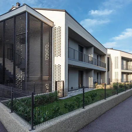 Prestige Garda - Borgo Secolo Nyaraló